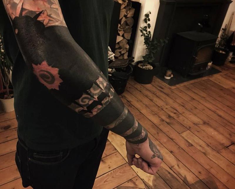 Ovdje je sve što trebate znati o tetovažama sa zamračenjem - trenutni trend u tinti za tijelo