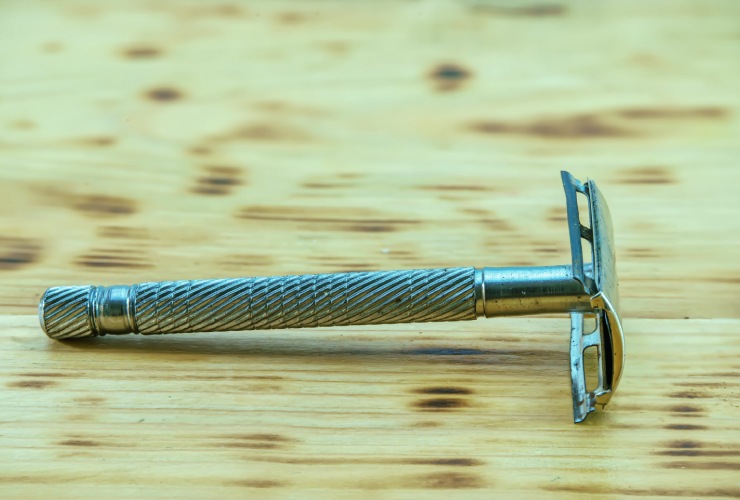 Typy nástrojov na úpravu fúzov pre mužov
