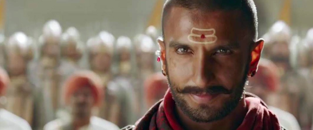 Ranveer Singh dans son personnage Bajirao Mastani arborant un look chauve