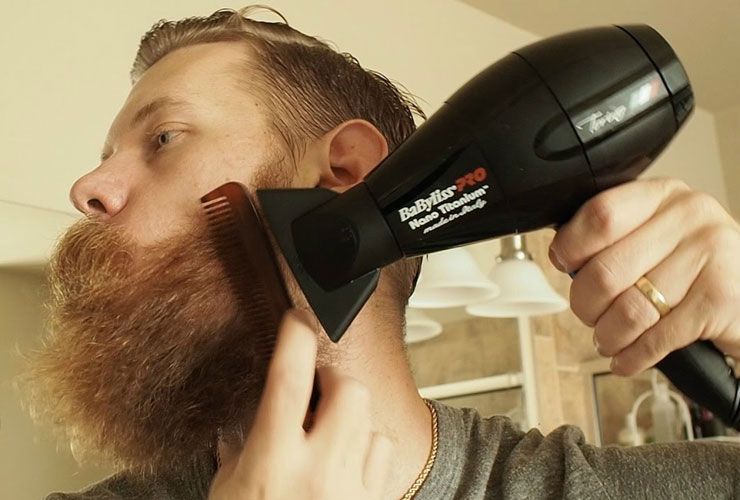 Как да подстригвате и оформяте брадата си като професионалист у дома, когато салонът е затворен