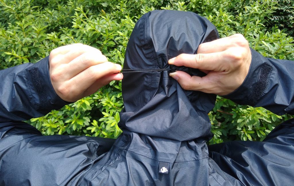 naliwanagan kagamitan magaan na ulan dyaket adjustable hood