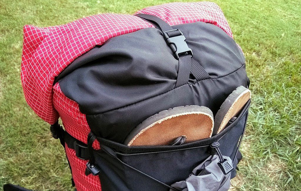 kung paano magbalot ng isang kagamitan sa backpack ula