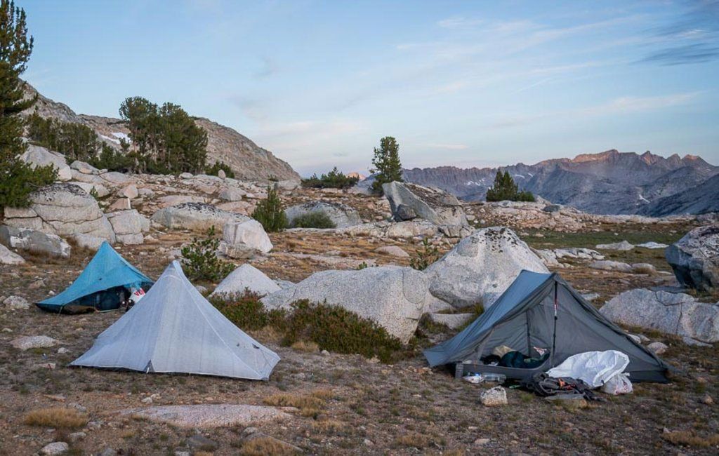 acampar en la ruta alta de la sierra