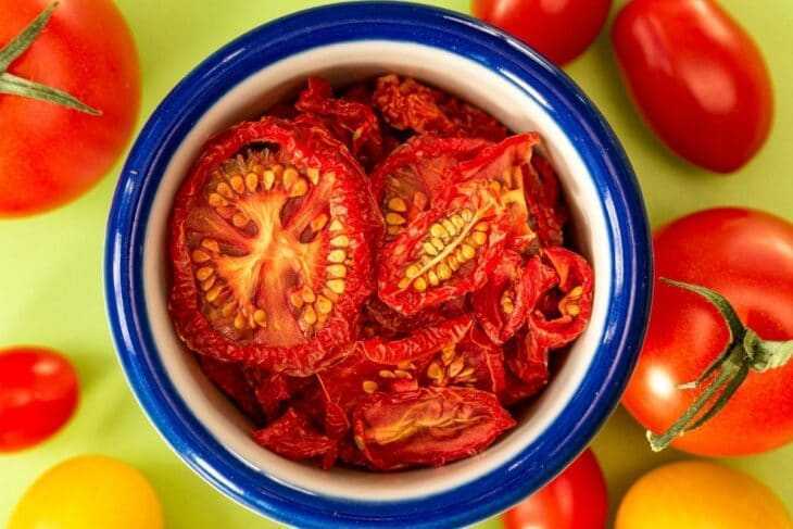 Sušene rajčice u zdjeli