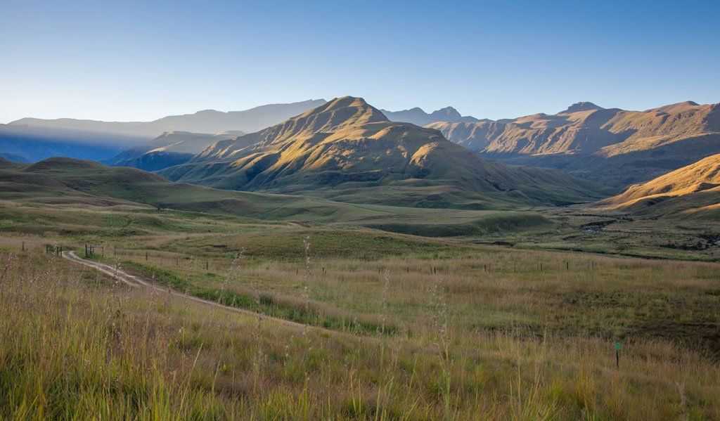 Drakensberg Grand Traverse des sentiers épiques dans le monde entier