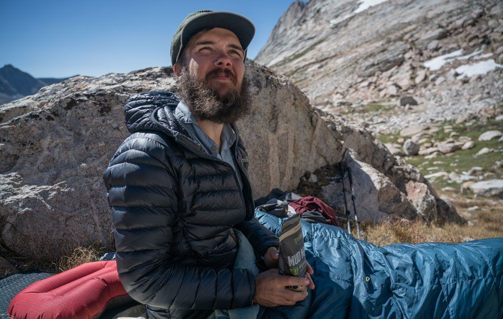 12 najboljih ultralakih donjih jakni za planinarenje za 2021. godinu