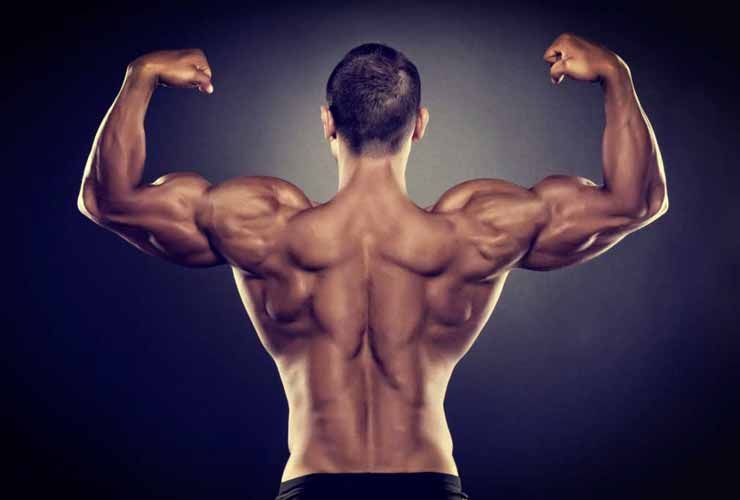 5 griežtos tiesos vaikinams, norintiems „natūraliai“ greitai auginti raumenis