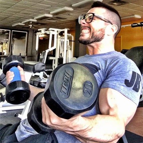 Este entrenamiento de bíceps con agarre gordo de '15 minutos solo 'te dará una bomba monstruosa
