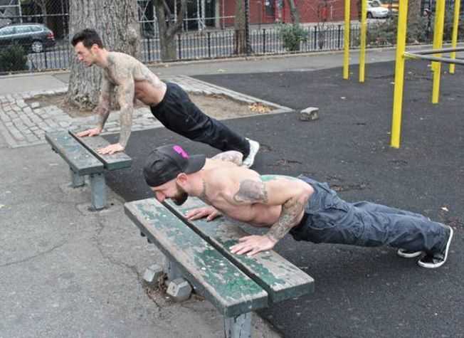 Kehakaalu harjutused, mida iga mees peab enne jõutreeninguga alustamist valdama
