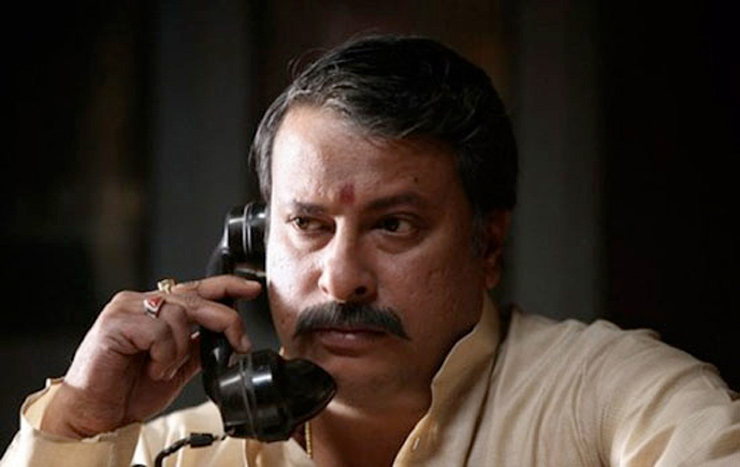 Tigmanshu Dhulia como Ramadhir Singh en Gangs of Wasseypur, 2012