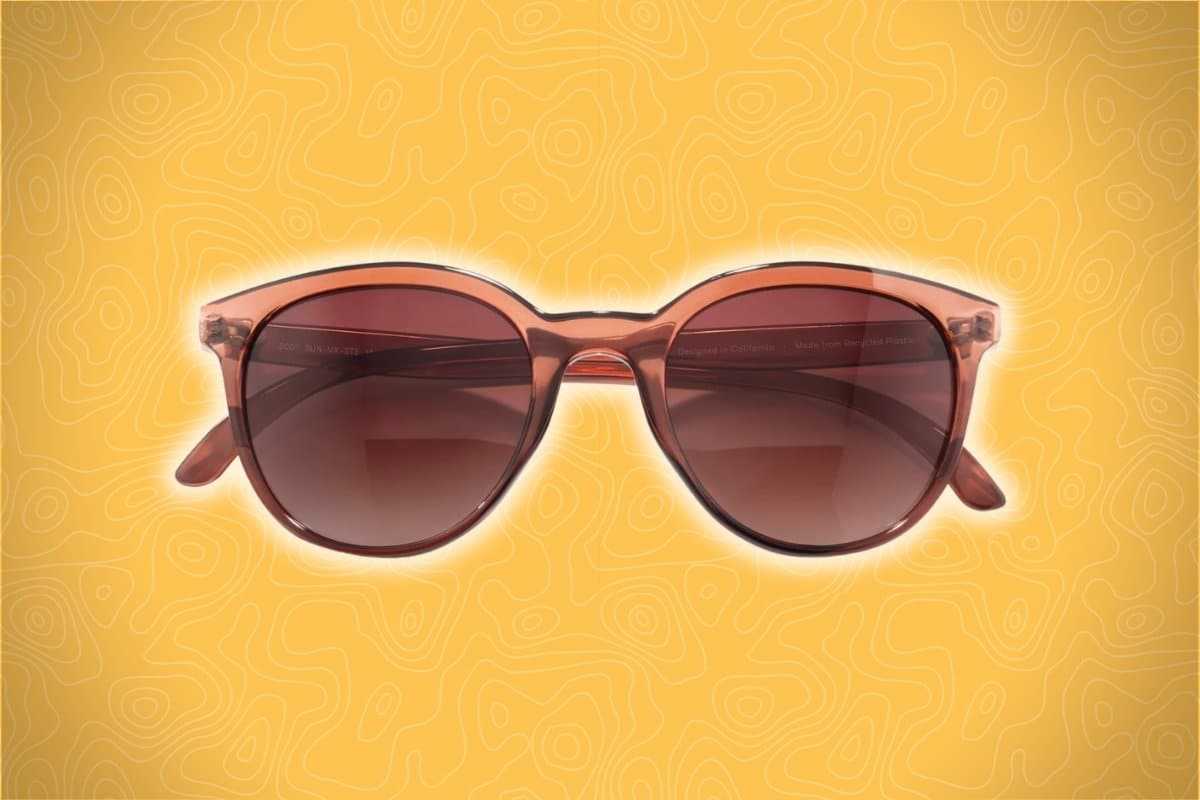 Zdjęcie produktu z okularami przeciwsłonecznymi Sunski.