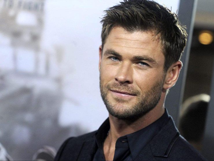 Ľudia si mysleli, že Chris Hemsworth pózuje so svojou sestrou, ale ukázalo sa, že je to jeho mama