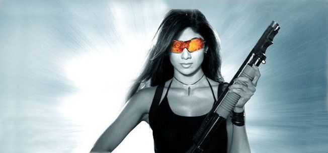 الممثلات الأكثر سخونة في استخدام السلاح شيلبا شيتي