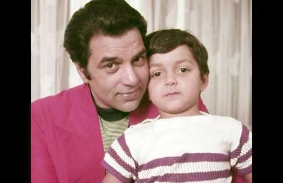Những bức ảnh thời thơ ấu của Bollywood Celebs-Bobby Deol