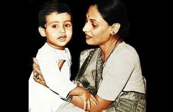 Bērnības fotogrāfijas ar Bollywood Celebs-Abhishek Bachchan