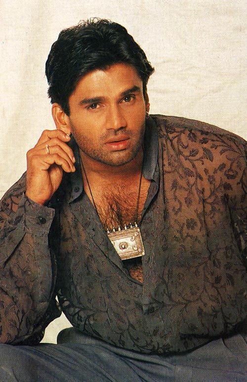 6 Bollywood-helter fra 90-tallet som gikk gjennom utrolige stiltransformasjoner