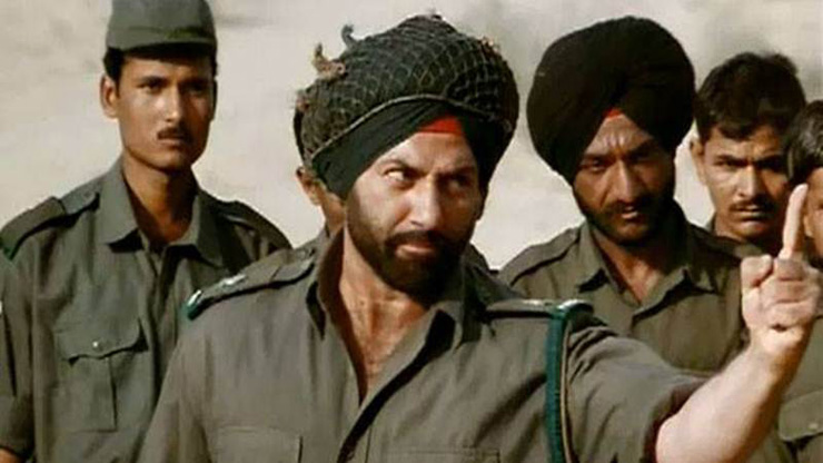 6 फ़िल्में वास्तविक युद्ध की कहानियों पर आधारित हैं जो भारतीय सैनिकों की बहादुरी और साहस का जश्न मनाती हैं