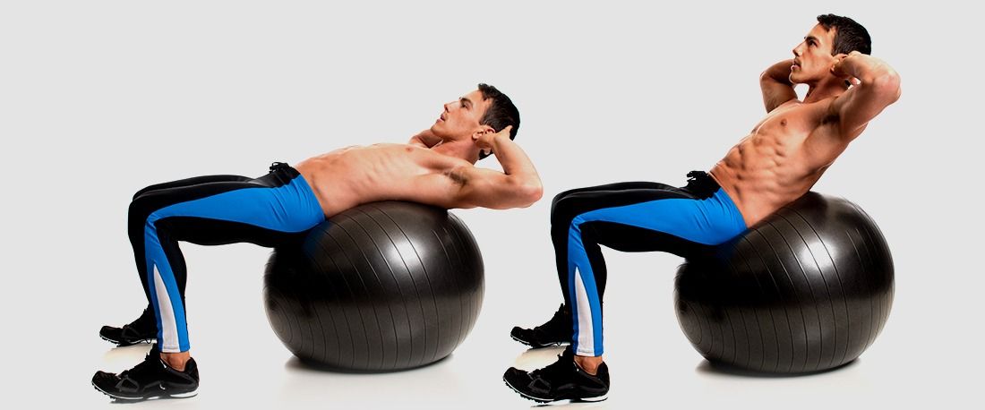 5 formas de usar una pelota de ejercicios para tener abdominales más fuertes en casa