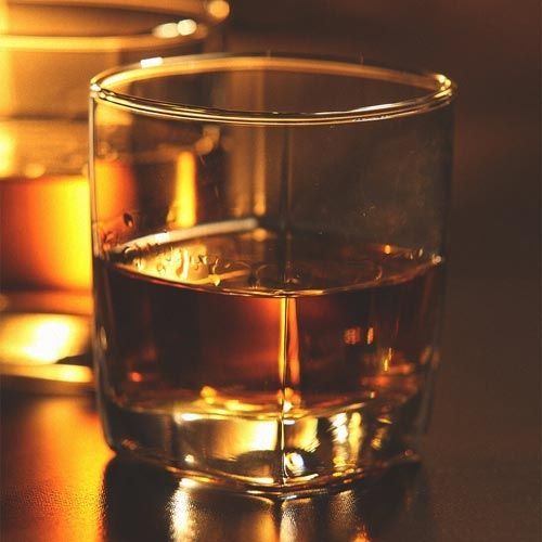 Cómo beber whisky como un hombre de verdad