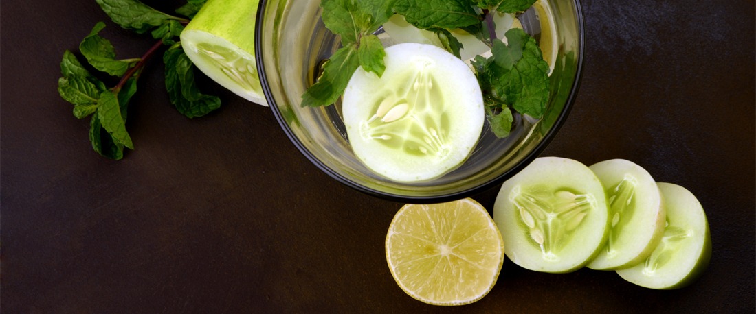 7 recetas refrescantes de agua de desintoxicación de verano para bajar de peso y mejorar la tasa metabólica