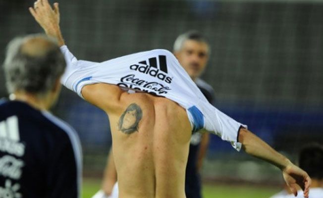 Prasmė už Lionelio Messi tatuiruočių liks be žado