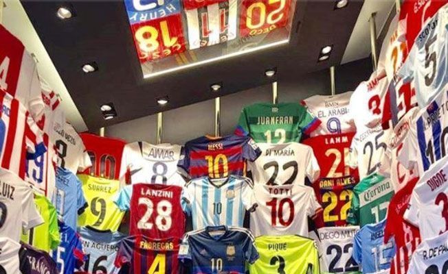 Lionel Messi dévoile la meilleure collection de maillots au monde et nous ne pouvons pas arrêter de bavarder dessus