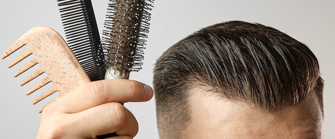 Kam, børste eller hånd? 5 regler for å tilsette volum til tynnende hår