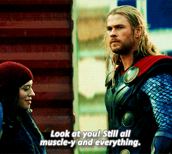 كان كريس هيمسورث على متن الطائرة تمامًا مع فيلم Fat Thor في فيلم Avengers: Endgame