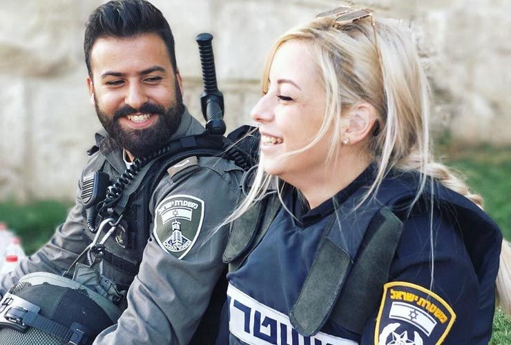 Жени полицаи от цял ​​свят