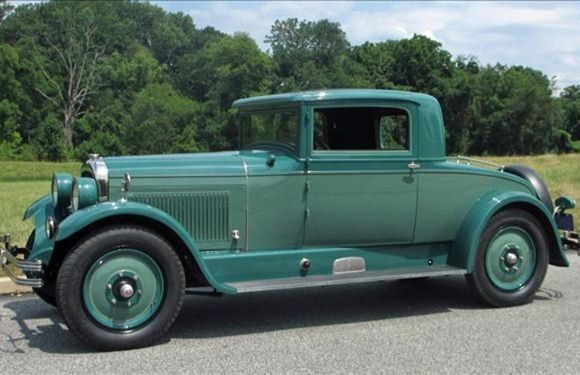 Klassikaline auto suurest väravast-1928 Nash Advanced Six Coupe