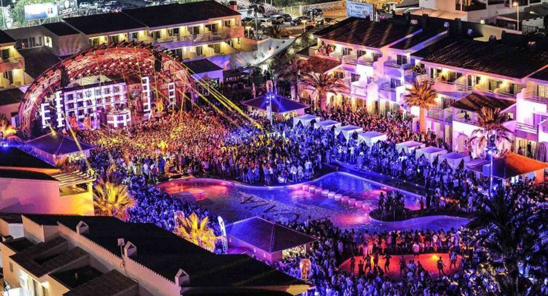 Ibiza: Ostrov večierkov, kde slnko nikdy nezapadá a hudba nikdy nezastavuje
