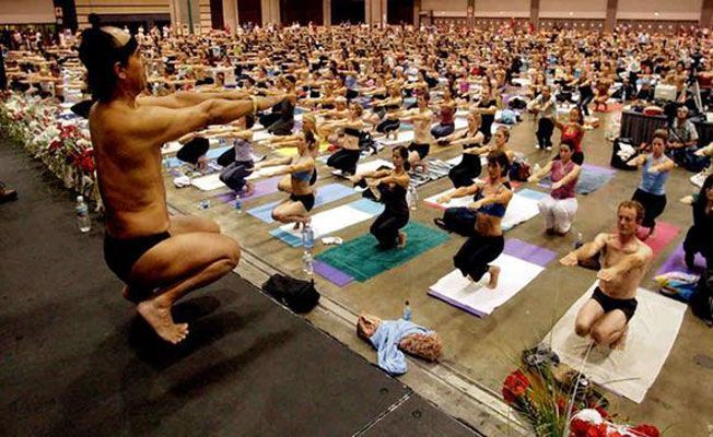 Mainit ang Hot Yoga at Hindi Makakakuha sa Iyo Ang Katawang Pinapangarap Mo