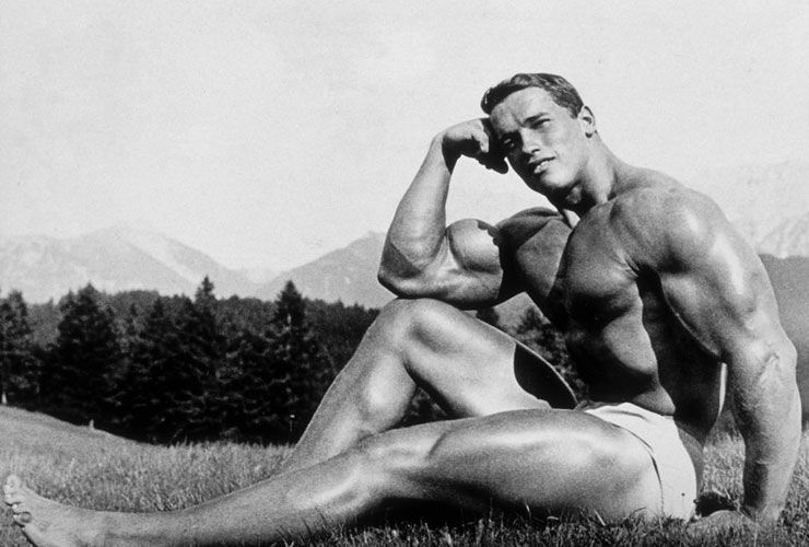 Da Arnold løp vekk fra militærtjeneste for kroppsbygging og ble fengslet