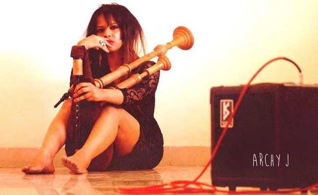 Temui-The-Snake-Charmer-Indias-Only-Female-Bagpipe-Artist-On-The-Scene
