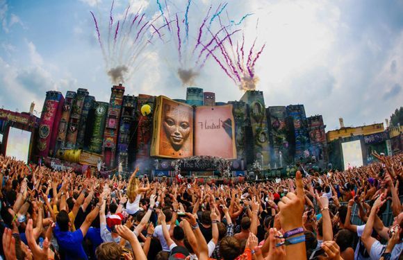 10 от най-големите EDM фестивали, които да присъстват, преди да умрете