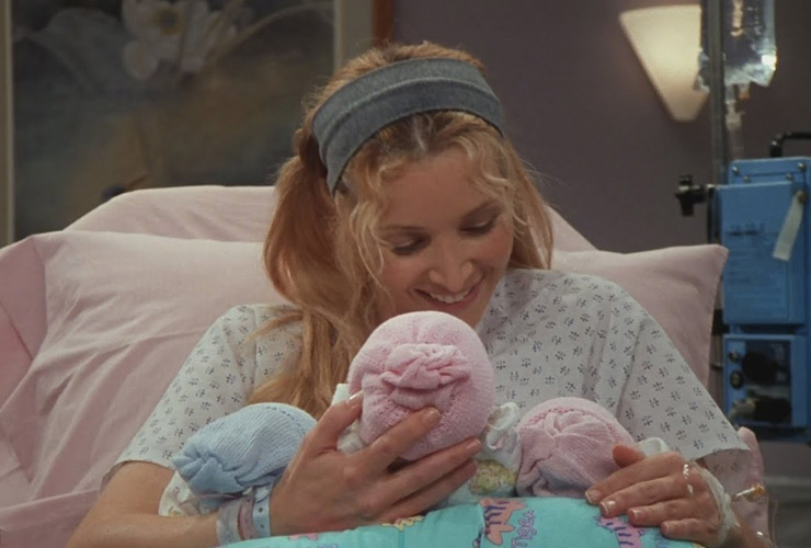 Jedna od Phoebeinih trojki je zvijezda TikTok-a i pitamo se je li odobrila 'cool teta Phoebe'