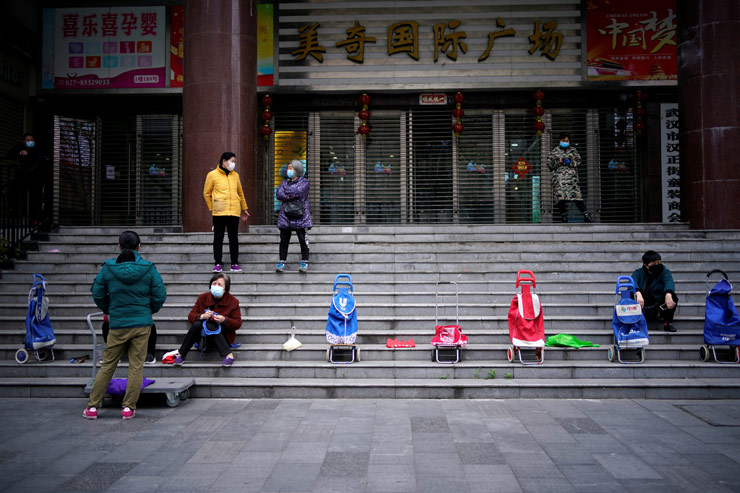 Wuhan, Kina Våte markeder åpner offisielt igjen med