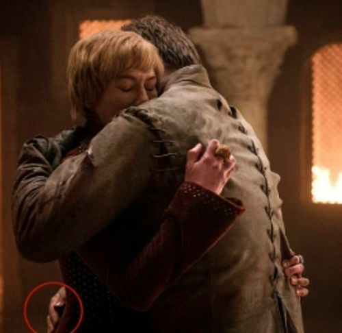 Jaime Lannister ने जाहिरा तौर पर GOT सीजन 8 एपिसोड 5 में अपना हाथ वापस ले लिया