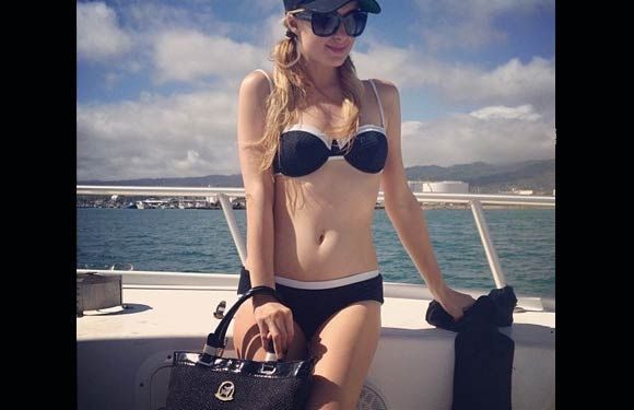 Những bộ bikini nóng bỏng nhất - Paris Hilton