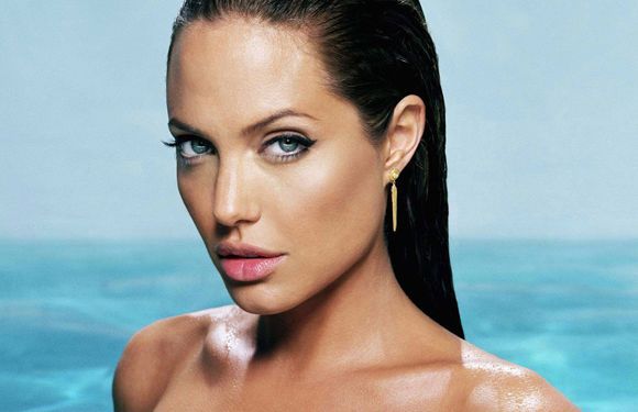 1) Angelina Jolie