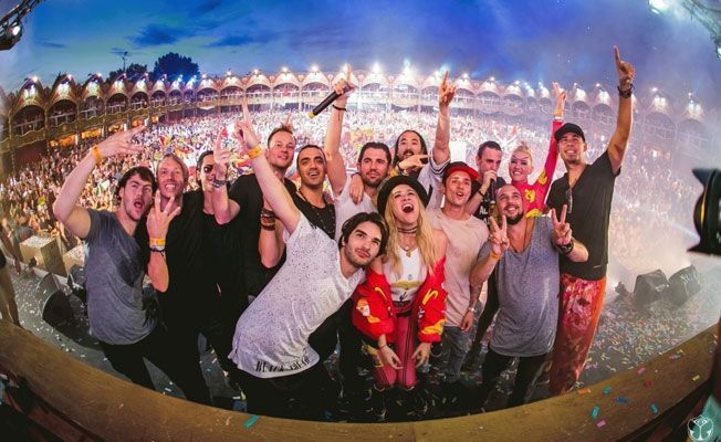 A Tomorrowland Elektronikus Tánczenei Fesztivál 2017-re teljes összeállítást kapott