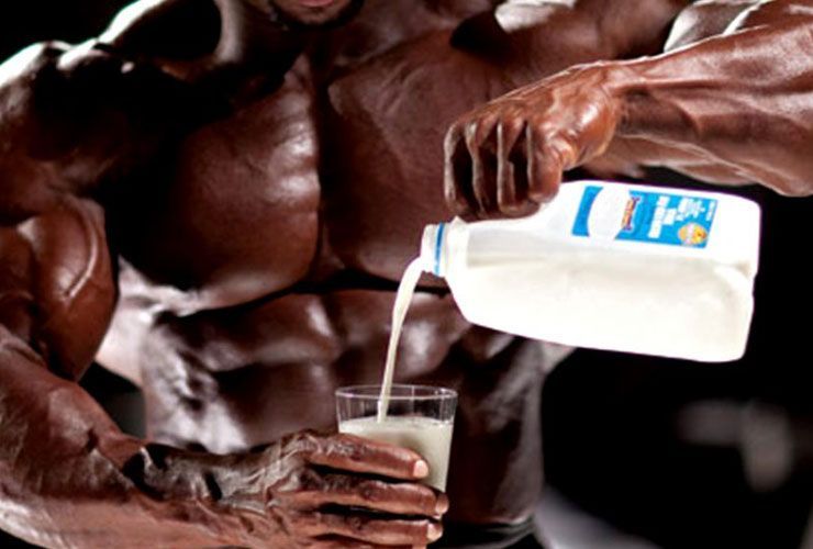 4 grunner til at melk er en must-have kroppsbyggende mat