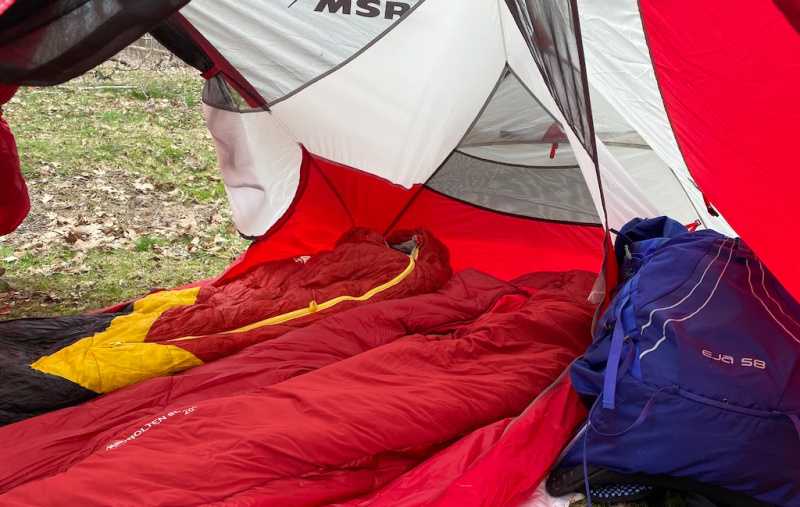   MSR Hubba Hubba īpaši viegla 2 durvju telts