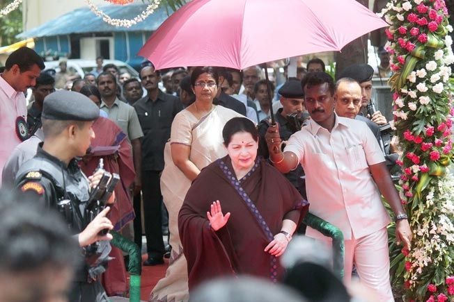 Amma nähtus: kuidas Jayalalithaa muutus Kollywoodi kuningannast Lõuna-India populaarseimaks poliitikuks