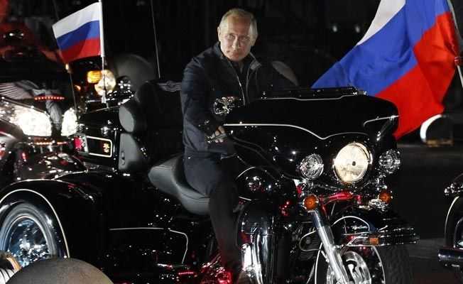 Vlagyimir-Putyin bebizonyította, hogy ő volt a legtöbb Badass-elnök a világ történelmében