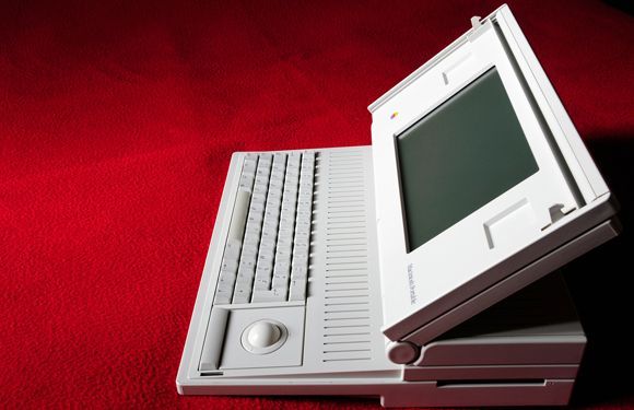 1. Macintosh Portable (1989 szeptember)