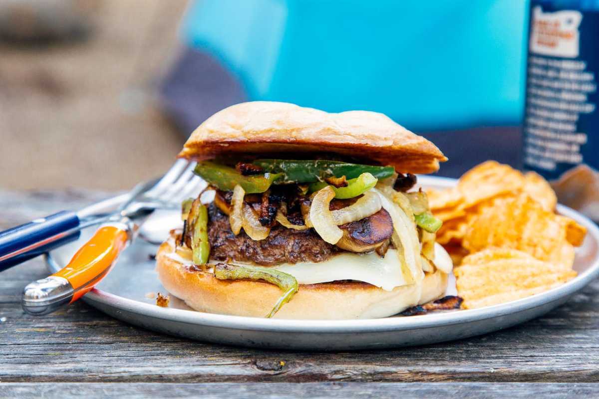 Smashburger im Cheesesteak-Stil