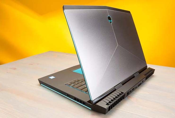 Alienware 15 Review: The Tank Looking Gaming Monster