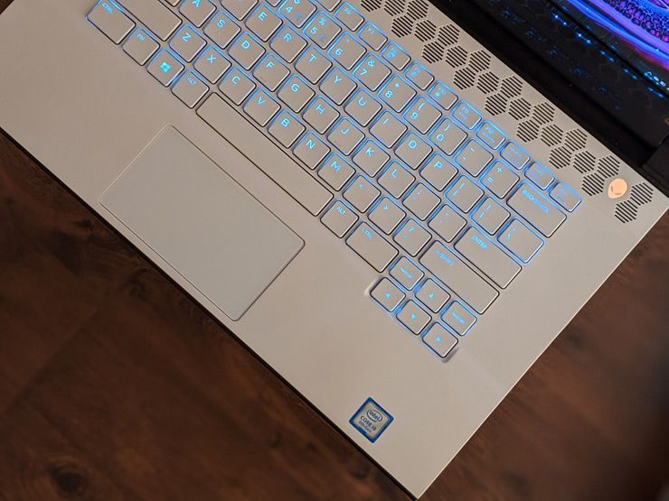 Alienware m15R2は最も美しいゲーミングノートパソコンです