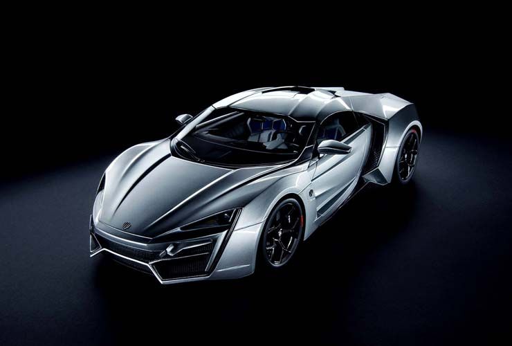 A luxusautó újradefiniálva: Ennek a 3,4 millió dolláros autónak gyémánt szegecsű fényszórói vannak